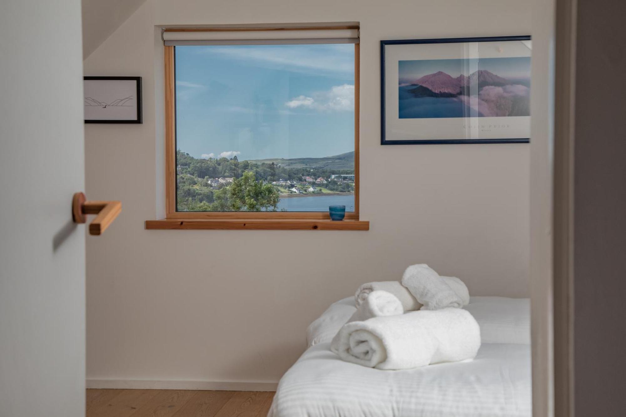 Cuillrigh - Luxury House, Loch & Mountain Views Villa Портри Екстериор снимка